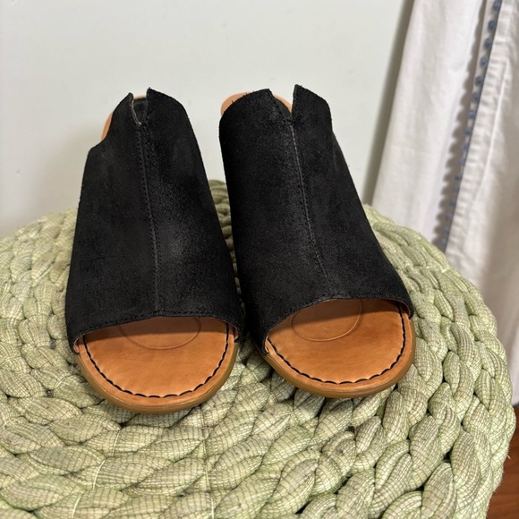Born Ingrid Black Oiled Suede Slip On Block Heel Comfort Mule Sandals - Picture 4 of 7
